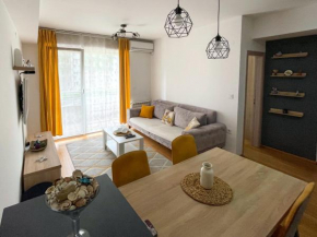 Home Apartment Leni